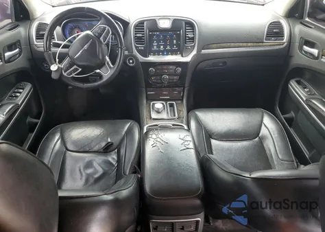 2018 Chrysler 300 Limited z USA, uszkodzony, nr VIN 2C3CCAEG7JH193653